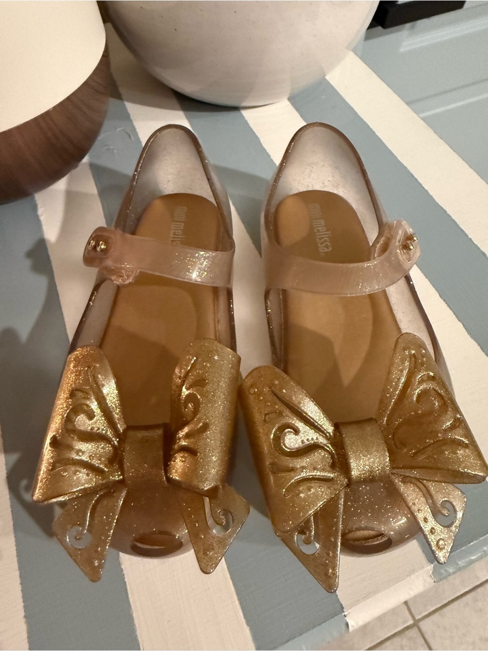 Mini Melissa Girls' Gold Glitter Bow Jelly Flats